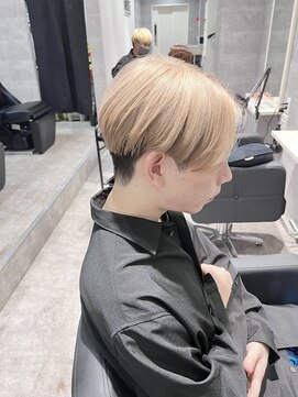 アンダーバーホワイト 栄店(_WHITE) ミルクティーベージュ