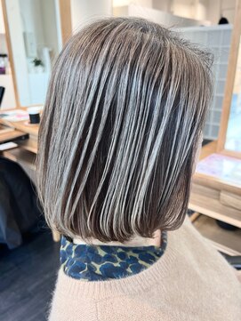 エムプラス 二子玉川(Mplus) 【50代白髪手術】二子玉川で出来る白髪手術 後髪 Mplusミズイデ