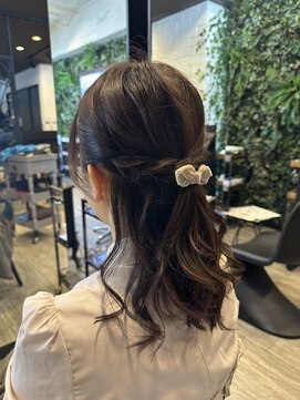 インデペンデンス(independence) ヘアセット×ハーフアップ