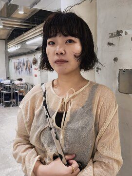 ロジ(loji) 顔周りカットと、黒髪ボブパーマ