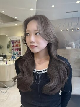 ミズチャーム(Ms.CHARM) 顔まわりカット/レイヤーカット/イルミナカラー/外苑前