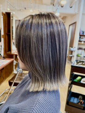 ブリッツ レボ(BLITZ-REVO) 着物ヘア/ダークアッシュ/ミディアムレイヤーカット/柏駅