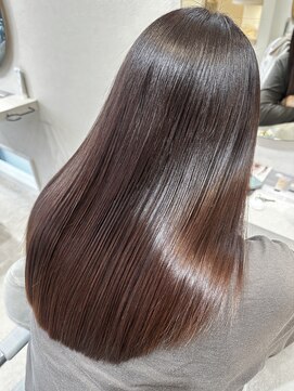 ベル サウス(BHEL south) 津市ロングレイヤーカットハッシュカット透明感カラー重めロング