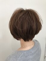 ヨロ(YoLo.) シルエットが綺麗な大人かわいいショートボブ