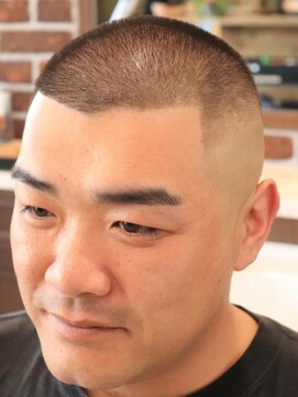 アクセプトザワールドバーバー(Accept the world barber) ボーズ+スキンフェード