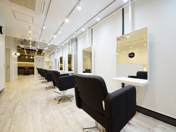 Agu hair ravir 長岡天神店【アグ ヘアー ラヴィール】