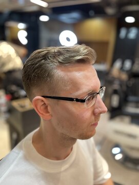 フランクスバーバー アンド ビアークラブ(FRANK'S BARBER and BEER CLUB) スキンフェード