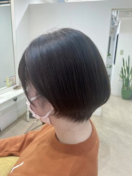 リブレ(LIBRE+hp) 耳かけショートボブ