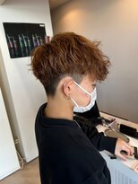 エヌアンドエーコンティ(N&A CONTi)&nbsp;メンズカット ツイスト×スペインカール/清潔感フェードカット