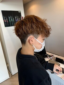 エヌアンドエーコンティ(N&A CONTi) メンズカット ツイスト×スペインカール/清潔感フェードカット