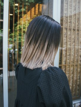 イー(E) gradation White beige