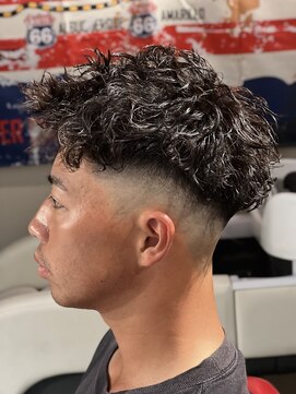 サンアンドマーリィズバーバー 駅前店(SON&MARLEY'S BAR BER) ツイスパスキンフェード　神奈川県　厚木