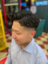 キングスマントーキョー 多摩センター2nd(KINGSMAN TOKYO) 七三分けツーブロック×フェード