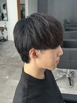 ヒュイル バイ ニアウ(Hwyl by Niau)&nbsp;メンズカットナチュラルマッシュ刈り上げなしパーマカラー眉毛