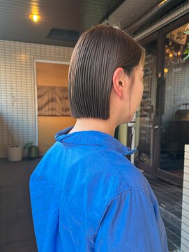 サロン シー(salon sea) salonsea とわ 明るめオリーブカラー×ぱつっとボブ