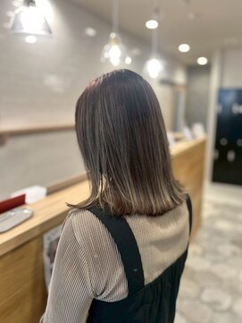 シルバーグレージュ