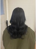 20代に人気！透明感ブルーブラック×韓国風ゆるウェーブ