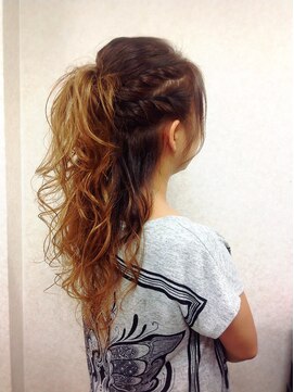 アロウズ (arouse) ハーフアップ