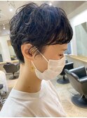 耳掛けショート パーマ