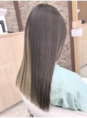 ブラック×ハイトーンインナーカラー×ベージュ×美髪改善