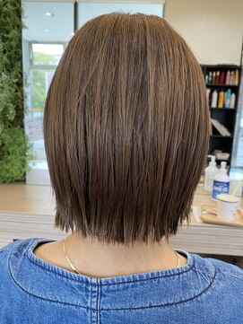 アローズソワン(HELLO'S SOIN) ライン感が可愛いぱつっとボブ！