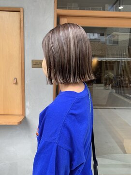 ミー(mii) 【mii】ぱつっとボブ/ハイライトカラー