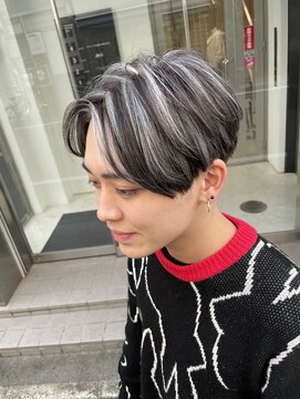 アミ ヘアー ガーデン(ami hair garden) ホワイトハイライト×センターパートマッシュ