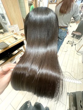 プラグ バイ ネオリーブ(plug by neolive) グレーベージュ×髪質改善 [髪質改善/縮毛矯正]韓国K