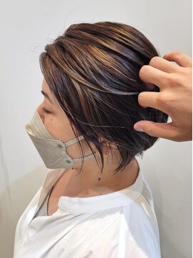 キザシ(KIZASI) 白髪ぼかしハイライトで髪型をカッコよく見せる#脱白髪染め