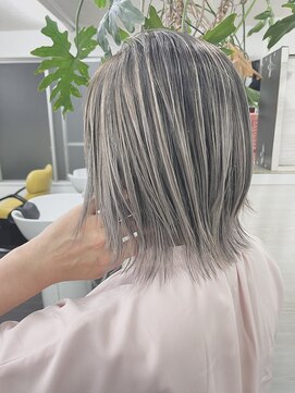 ヴィフ 大船(VIF) バレイヤージュ/ハイライト/ダブルカラー/ケアブリーチ/ボブ