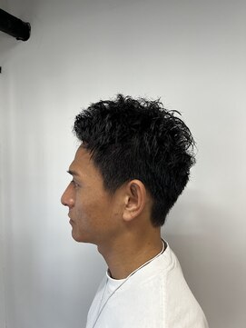 イッヒ 茅ヶ崎(IHHI) ベリーショート/ツイストパーマ/ピンパーマ