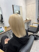 ローレン(Lolen.)&nbsp;ホワイトベージュ / 小顔に見せるヘア mai