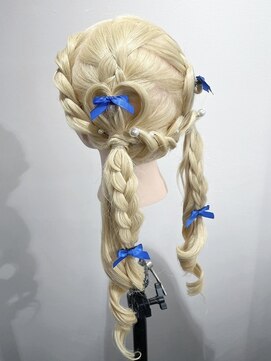 コアブラン 原宿 明治神宮前(CORE blanc) ヘアセット/ツインテール/ハートリボンツイン/ホワイトブロンド