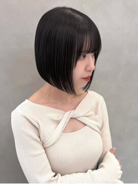 ロイ(Roi) ◎暗髪アッシュベージュぱっつんボブ