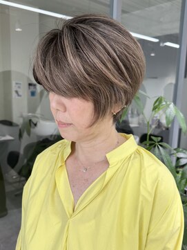 ジービージー前橋ミュグ(GBG前橋mugu) くびれショートボブ40代50代グレイカラー白髪染め白髪ぼかし