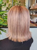 アヴァロンテ アットウィルヘアー(A VOLONTE at will hair)&nbsp;ブリーチ必須◎艶髪ミルクティーピンクの切りっぱなしボブ[成田]