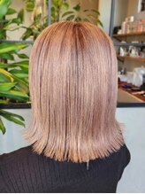 アヴァロンテ アットウィルヘアー(A VOLONTE at will hair)&nbsp;ブリーチ必須◎艶髪ミルクティーピンクの切りっぱなしボブ[成田]