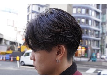 キングオブヘア バイ ノイズ 梅田茶屋町店(KING of hair by NOISM)の写真/《*癖毛に悩む男性必見*》新技術の"曲がる縮毛矯正"で、髪の癖を伸ばしながら、自然なパーマの質感に*