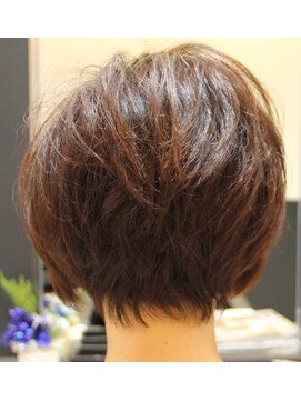 ディーヘアーデザイン(d.HAIR DESIGN) クセを活かしたショート