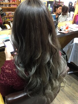 ユートピア(U topia) ホワイトグレージュグラデーションカラー