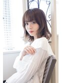 透け感たっぷりベージュボブ