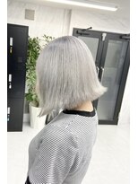 リア 大阪梅田(Ria)&nbsp;～ホワイトシルバー～ 【Ria 大阪 梅田】