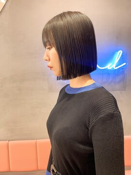 ロンドポレール 北千住(Lond polaire) 【伊勢】切りっぱなしボブ×アッシュグレー