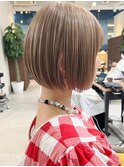 大人女子のショートカットウェットヘアボブ髪質改善・縮毛矯正