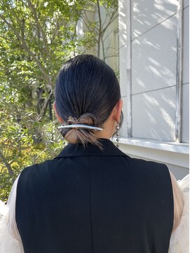 クンクンルーホーライシー(KUN KUN LU HO laishi) お呼ばれタイトアレンジ