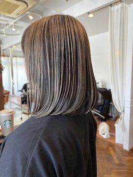 トリコ(trico) パラパラブリーチ　アンブレラカラー　ハイライト　ボブ