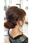 トップをふんわり清楚な　およばれアップスタイル