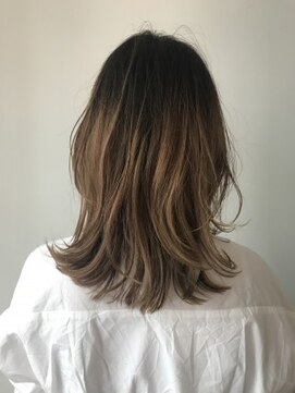 ネオリーブアイム 横浜西口店(Neolive aim) 外ハネ グラデーションカラー