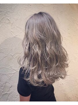 モードケイズ 尼崎店(MODE K's) ホワイトベージュカラー