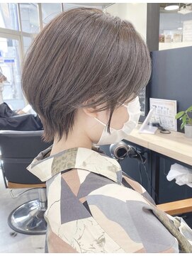 ジーニー 横浜(giinii) giinii渋谷_ショートウルフ_ラテカラー
